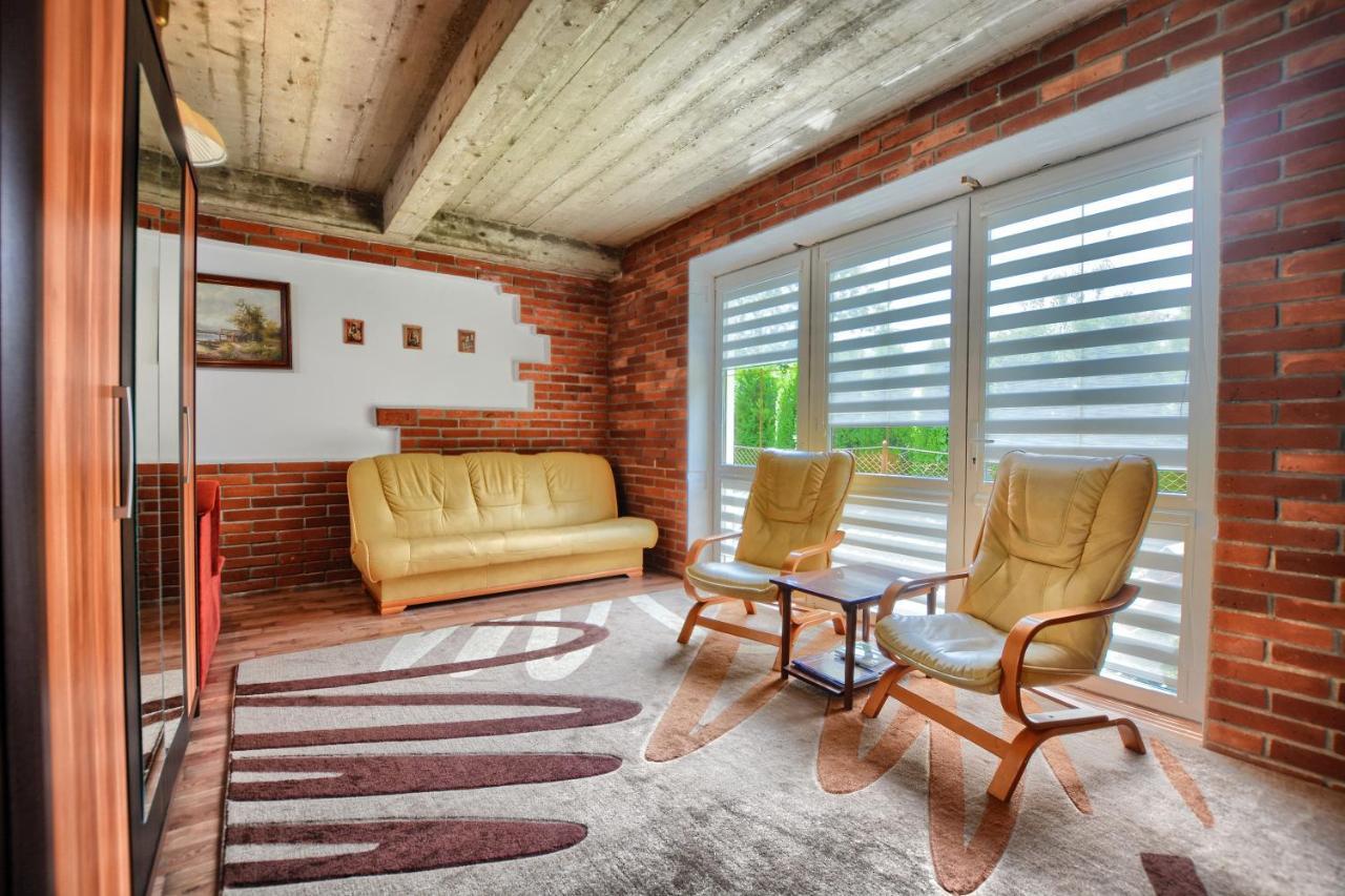 Ceglany Apartament Ustrzyki Dolne Extérieur photo