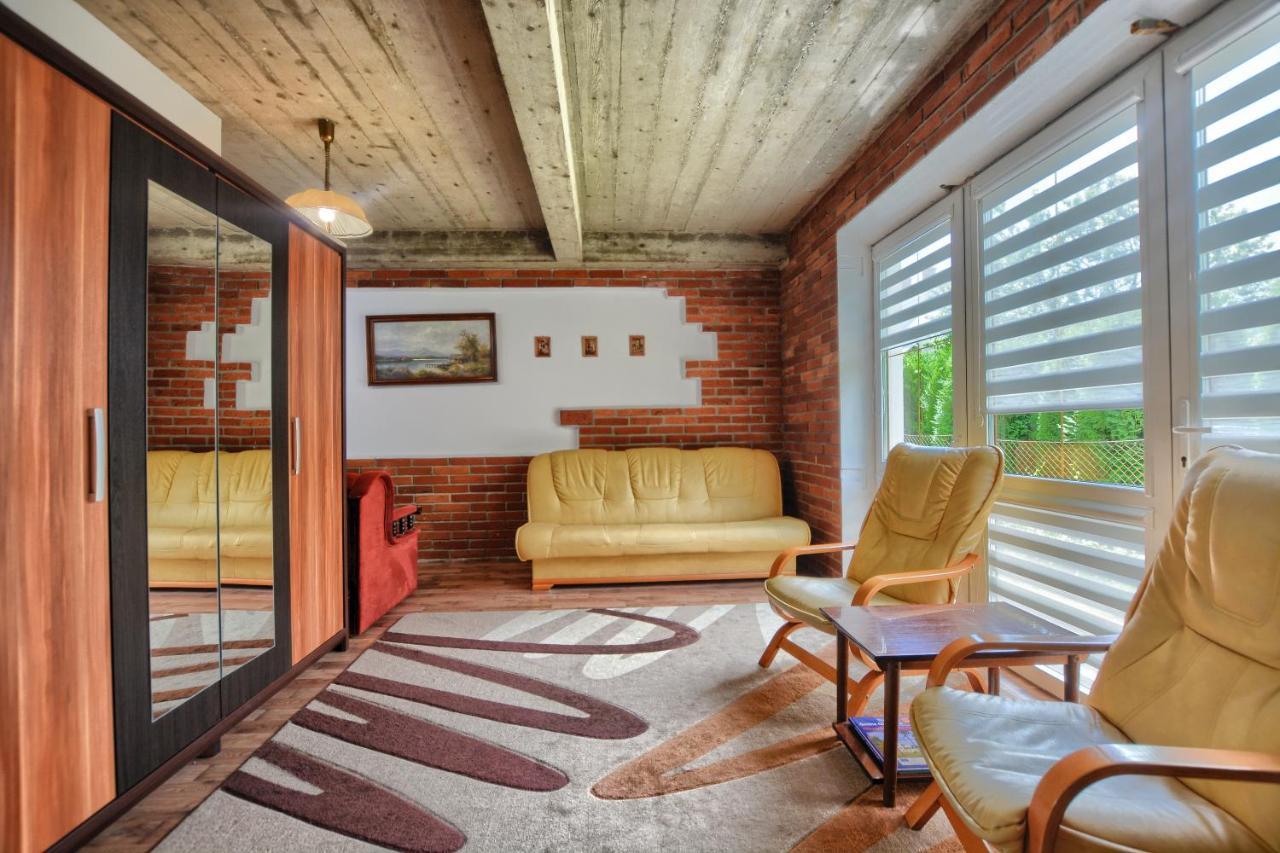 Ceglany Apartament Ustrzyki Dolne Extérieur photo